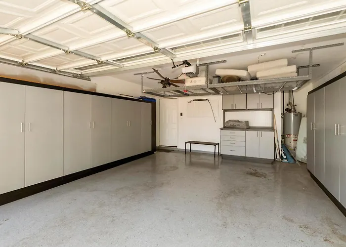 Heated Pool, Sports Court, Pool Table, King Beds Tempe