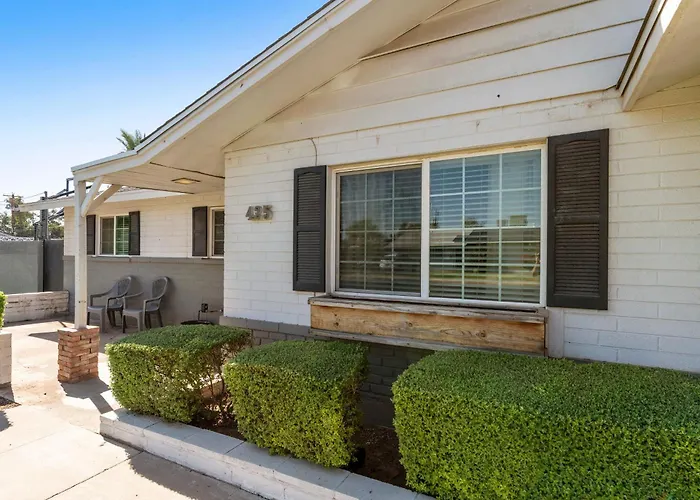 Holiday home Heated Pool, Sports Court, Pool Table, King Beds